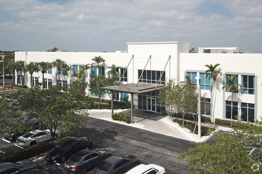 2010 NW 150th Ave, Pembroke Pines, FL for lease - Building Photo - Image 3 of 19