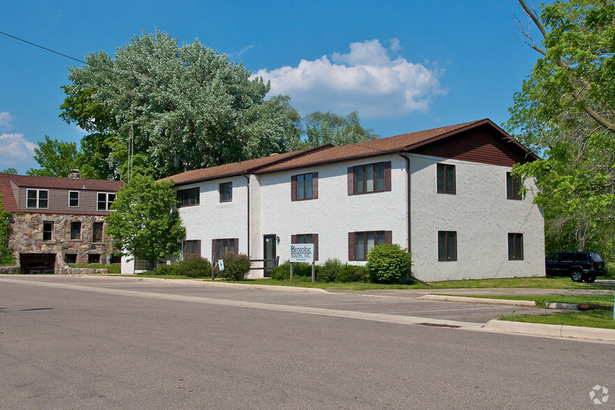 209 S Taft St, Whitewater, WI for sale - Building Photo - Image 3 of 7