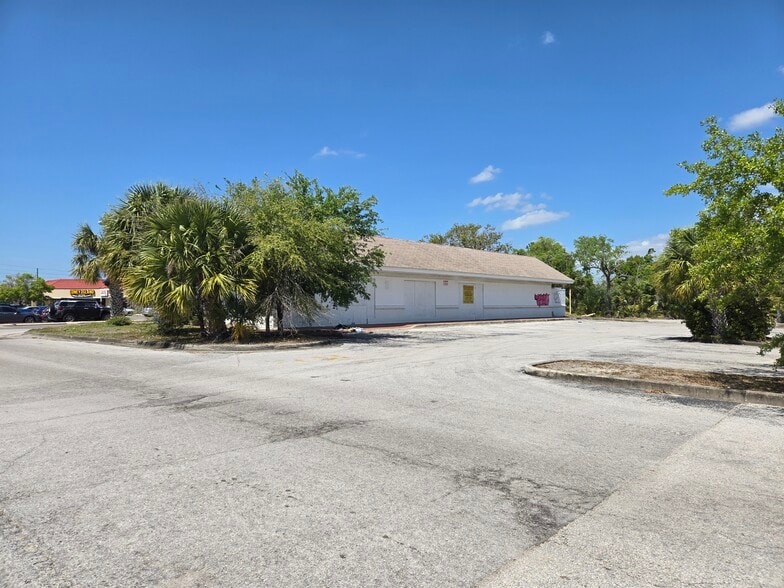 7695 Ulmerton Rd, Largo, FL for lease - Building Photo - Image 2 of 13