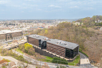 100 4 Falls Corporate Ctr, Conshohocken, PA - aerial  map view