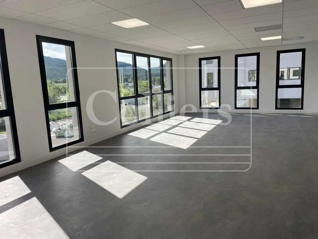 Office in Aubagne for lease Interior Photo- Image 1 of 4