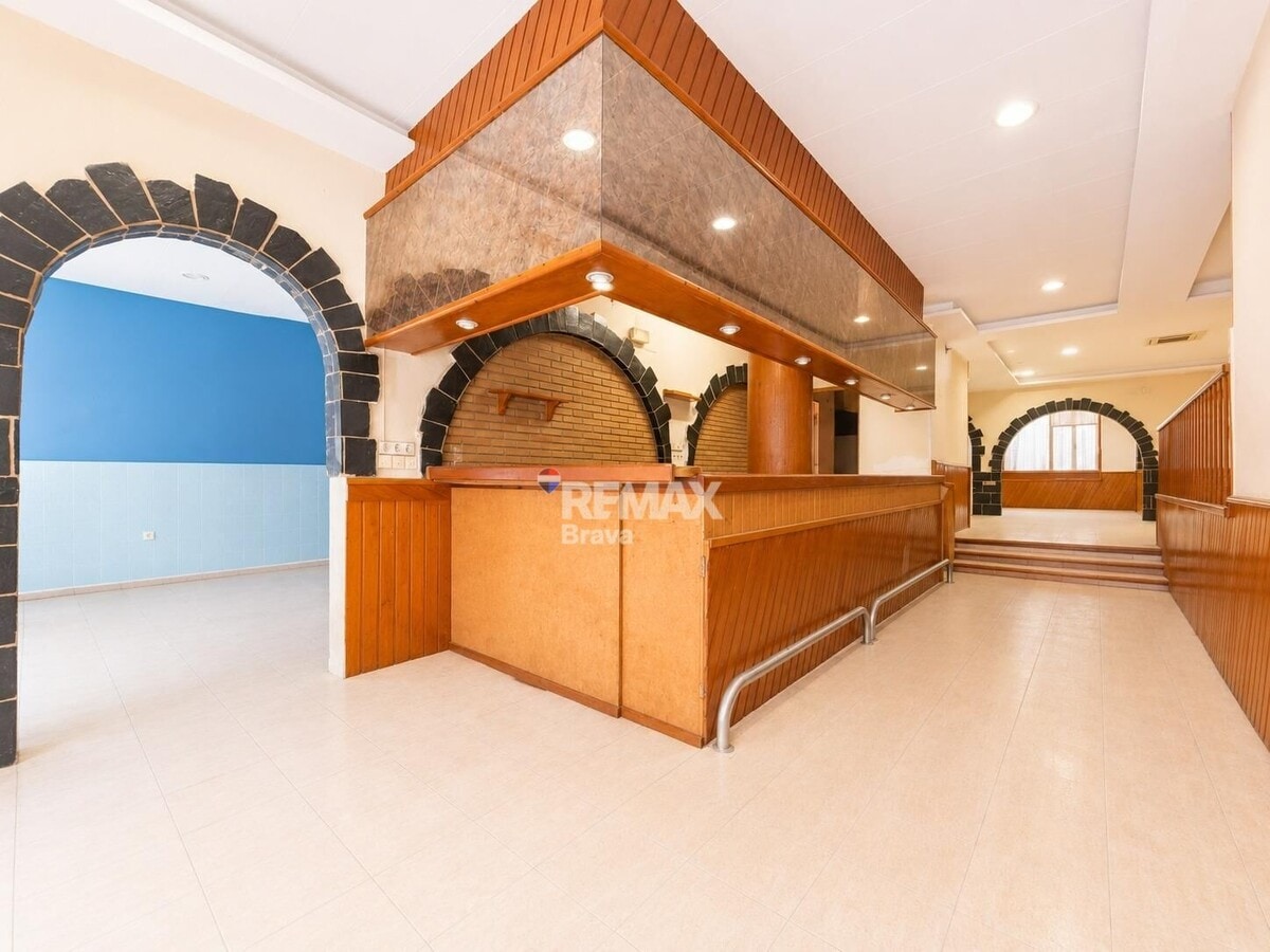 Carrer del Puig Rom, 115, Roses, GER - Unit 2 - - Interior Photo - Image 2 of 14