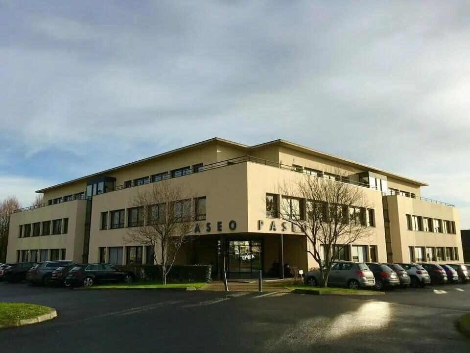 Office in Saint-Contest for lease Building Photo- Image 1 of 7
