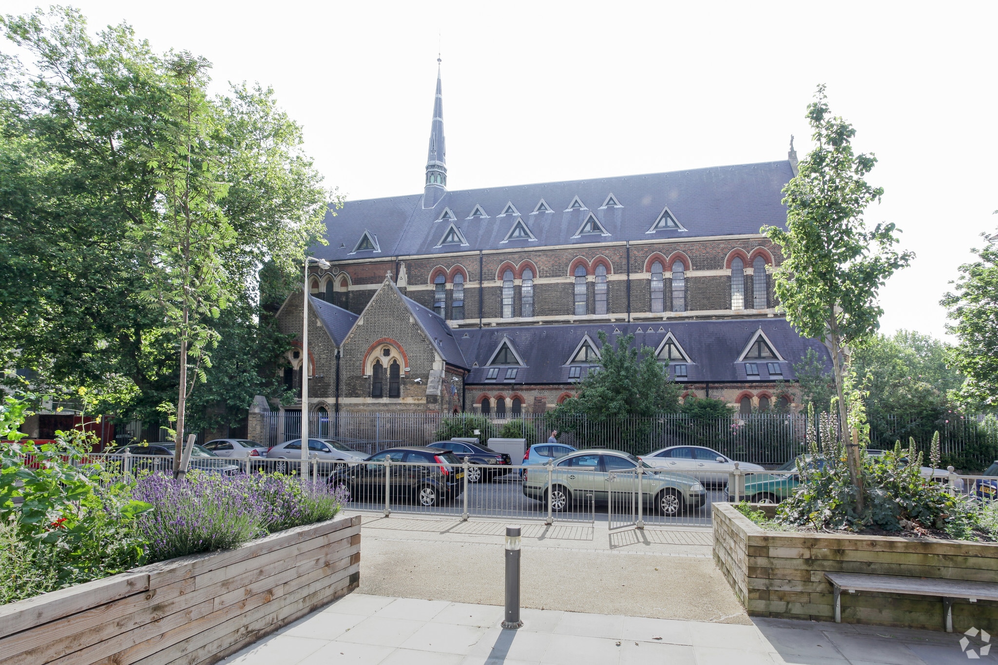 85-89 Tarling Rd, London for sale Primary Photo- Image 1 of 1