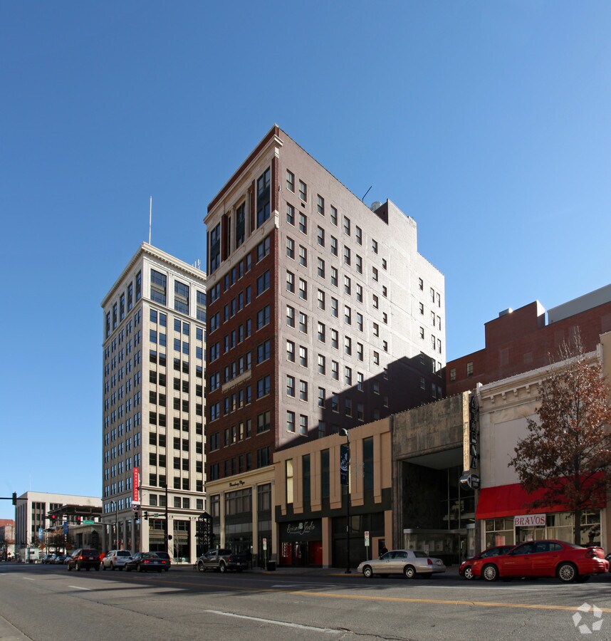 105 S Broadway Ave, Wichita, KS 67202 Property Record