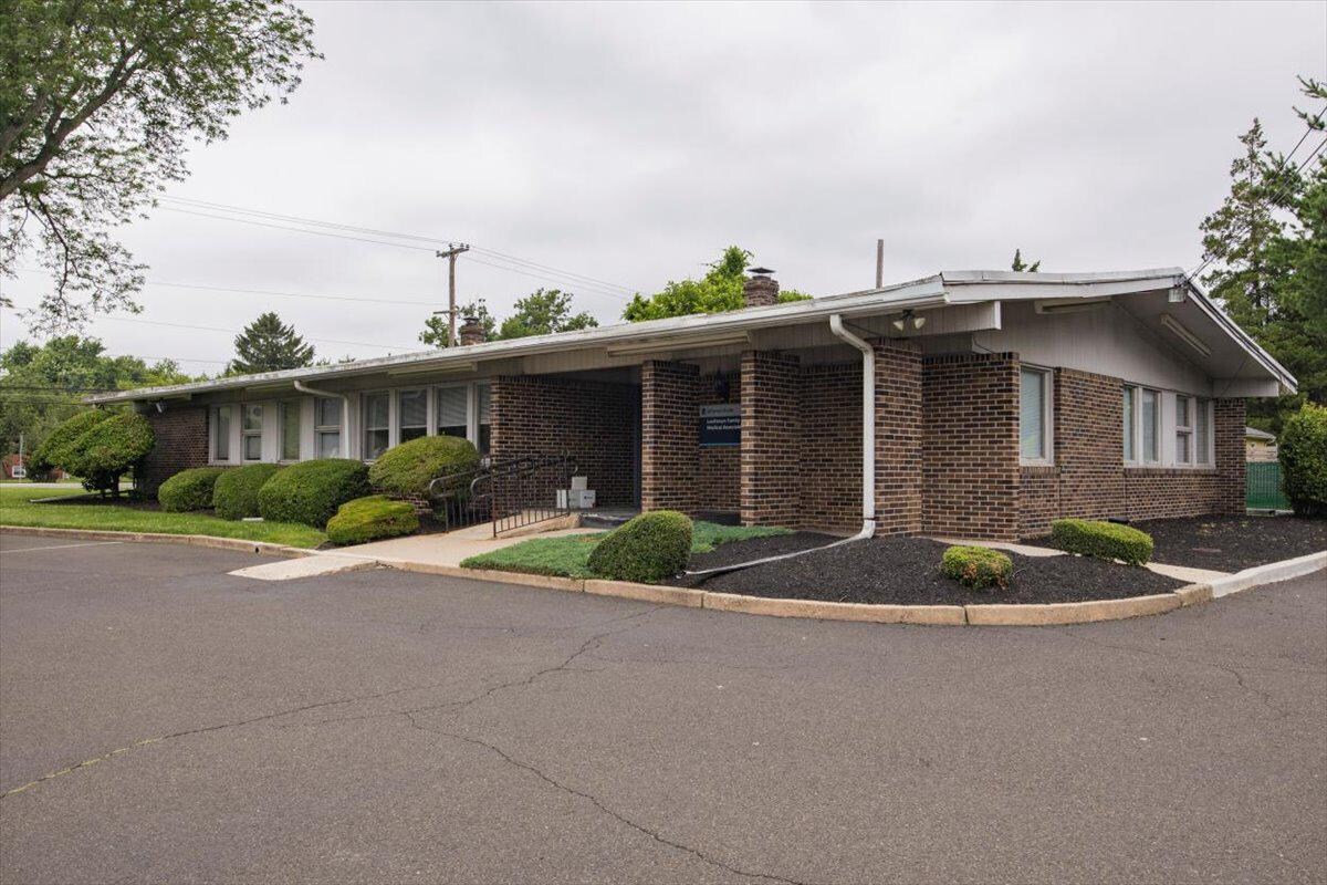 1310 Frosty Hollow Rd, Levittown, PA 19056 Family Medical Associates