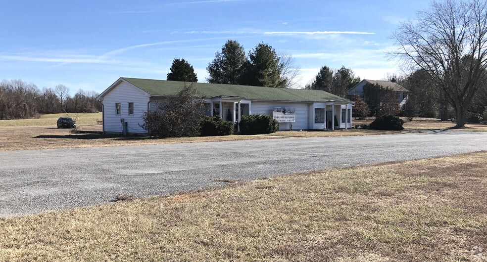 1435 Solomons Island Rd, Huntingtown, MD 20639