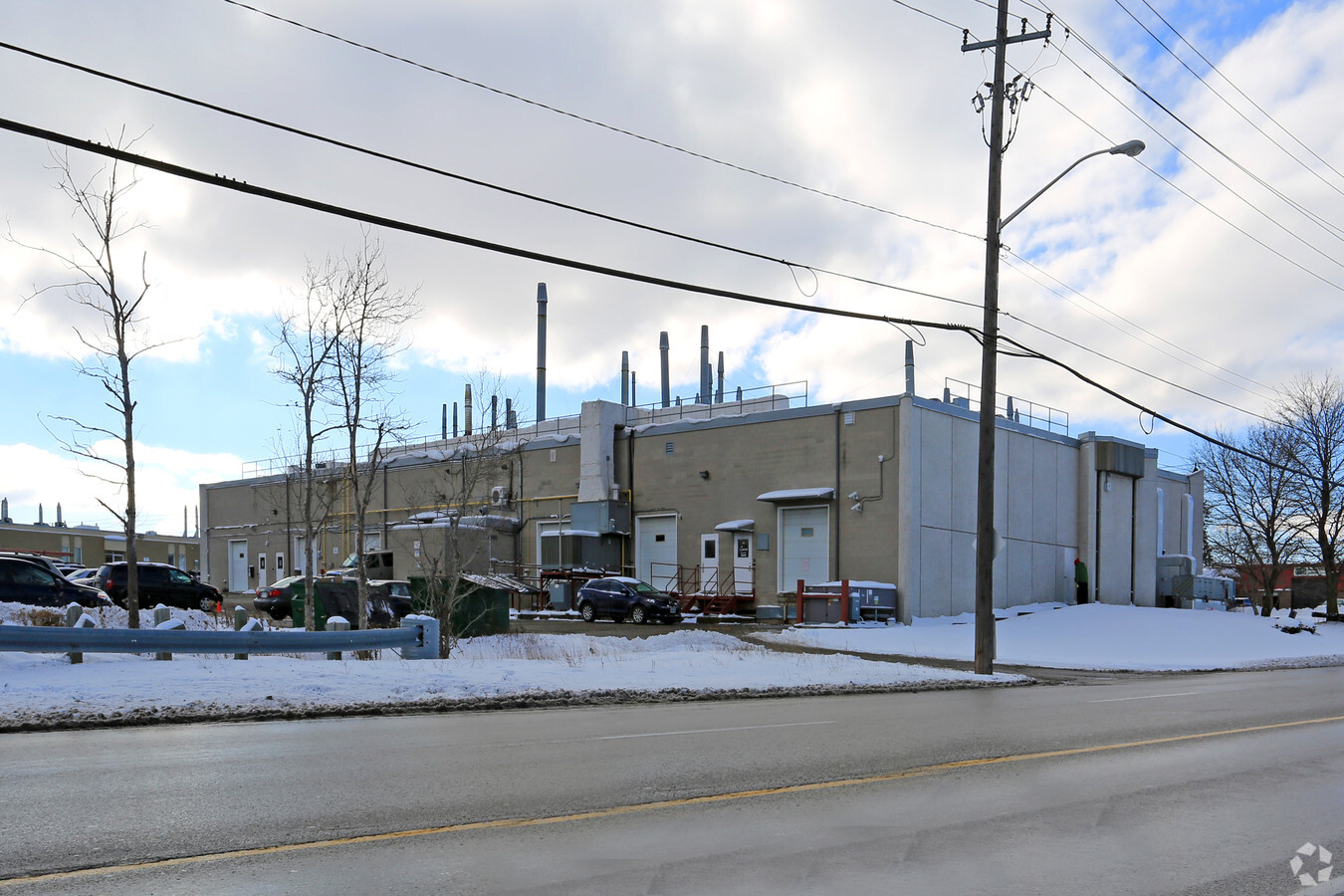 262 Manitou Dr, Kitchener, ON N2C 1L3