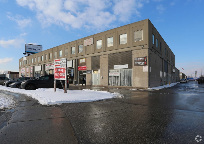 2500 Lawrence Ave E, Toronto, ON for lease - Primary Photo - Image 1 of 7