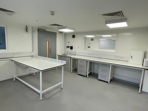 4-10 The Quadrant, Abingdon for lease Interior Photo- Image 2 of 2