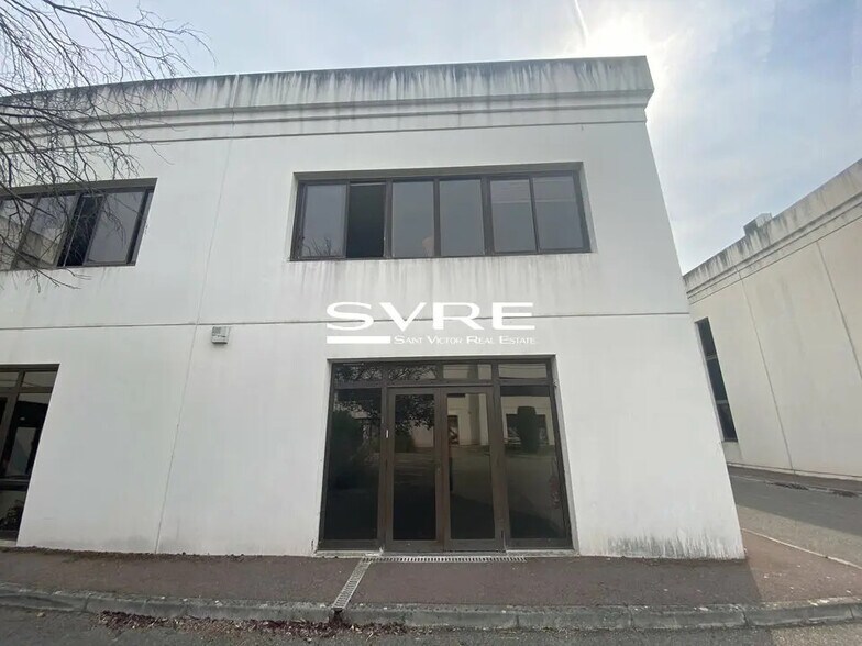 Office in Gémenos for lease - Building Photo - Image 1 of 13