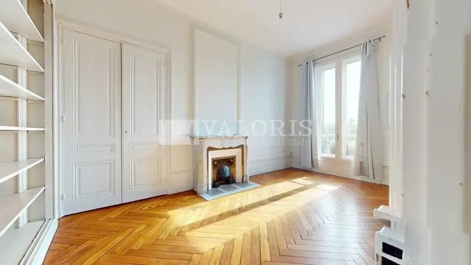 Office in Lyon for lease Interior Photo- Image 1 of 11