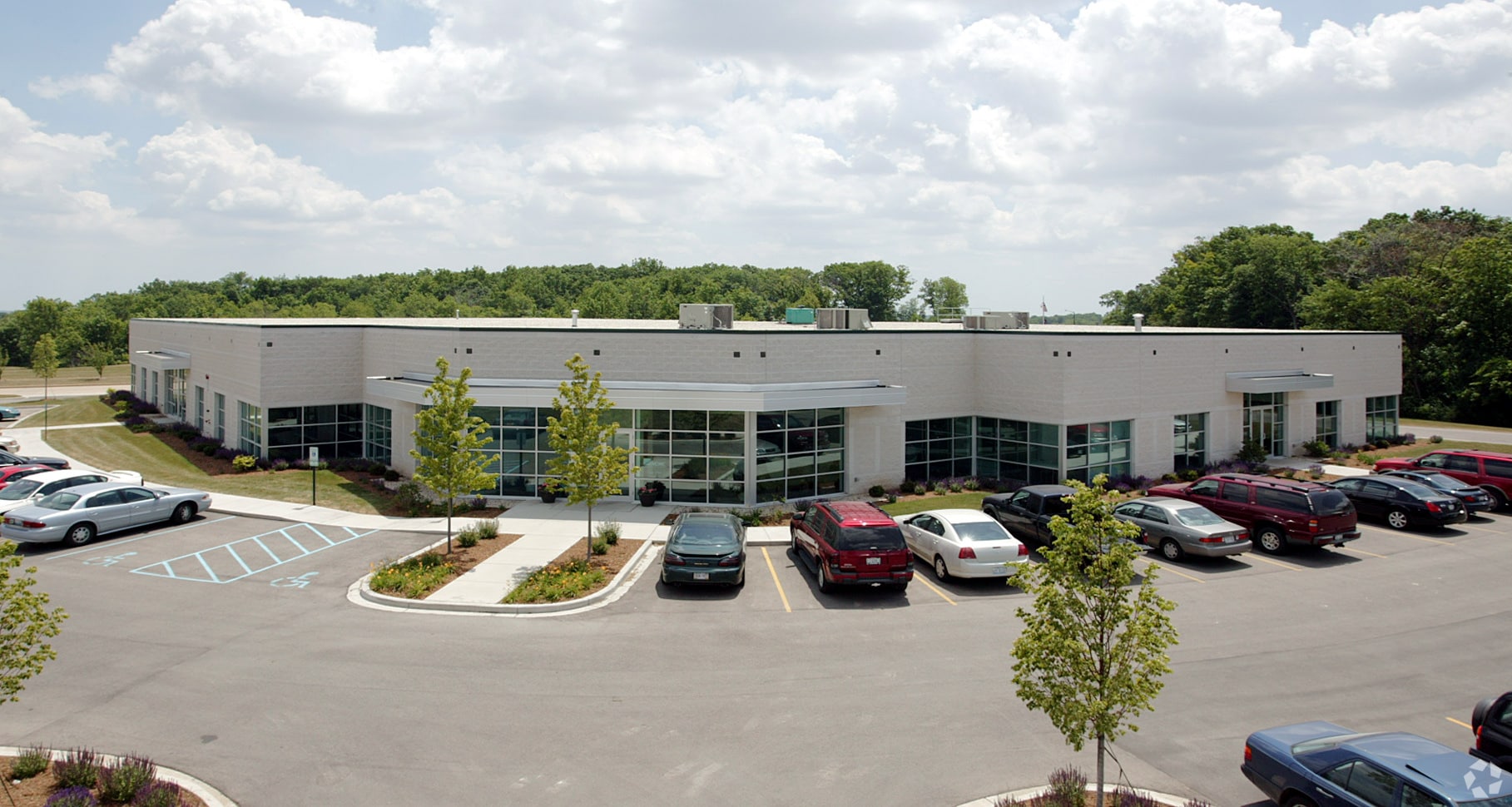 N56W24879 N Corporate Cir, Sussex, WI for sale Primary Photo- Image 1 of 5