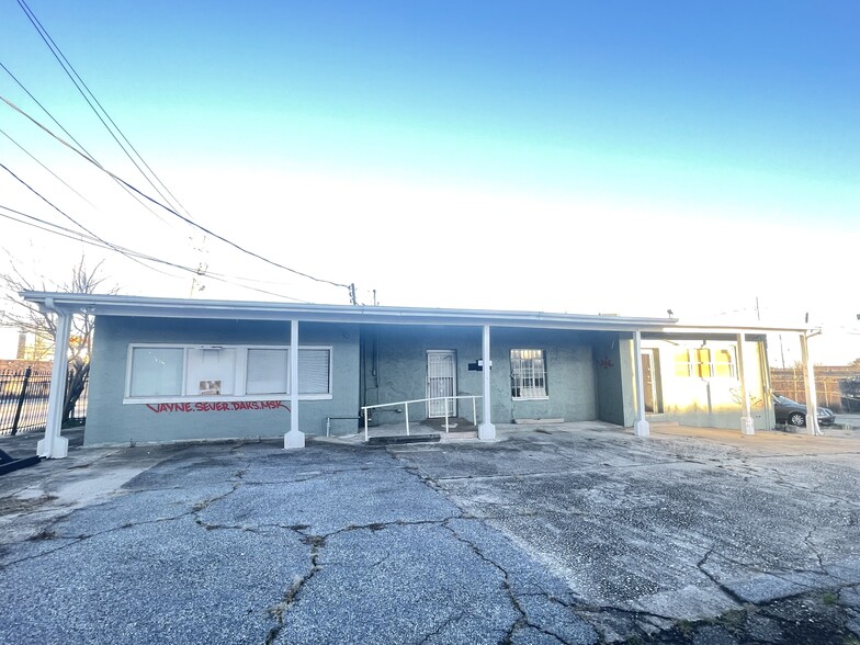 418 NW Whitehall St, Atlanta, GA for sale - Building Photo - Image 2 of 11