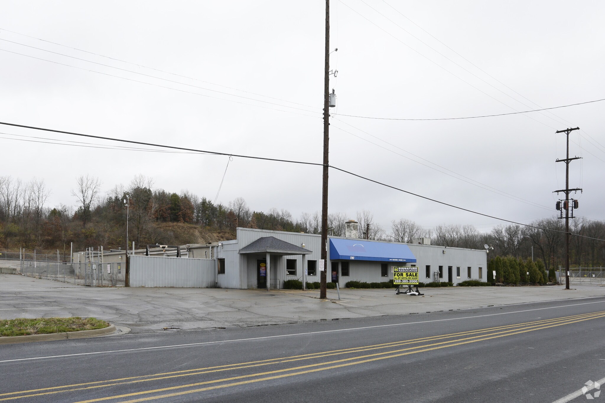 2707-2723 E Michigan Ave, Kalamazoo, MI for sale Primary Photo- Image 1 of 1