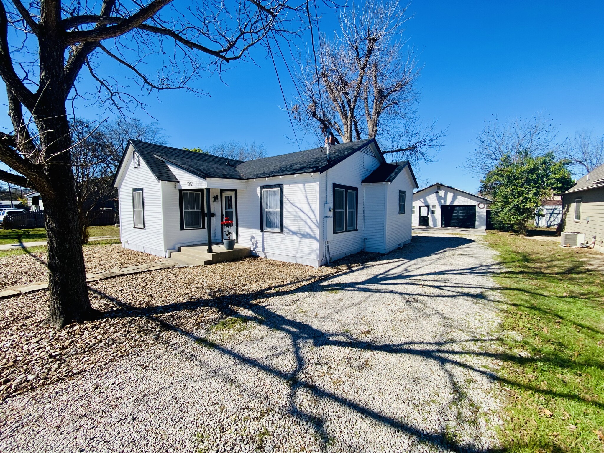 150 W Faust St, New Braunfels, TX for sale Primary Photo- Image 1 of 16