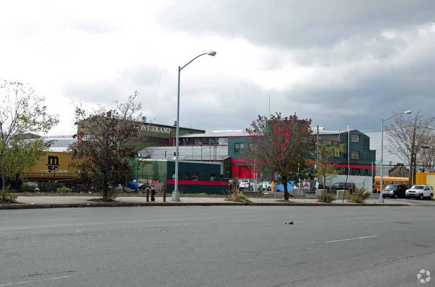 1200 Oak Point Ave, Bronx, NY for sale - Primary Photo - Image 1 of 1