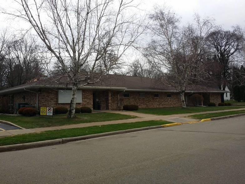 61 Anne St, Clintonville, WI for sale - Building Photo - Image 1 of 1