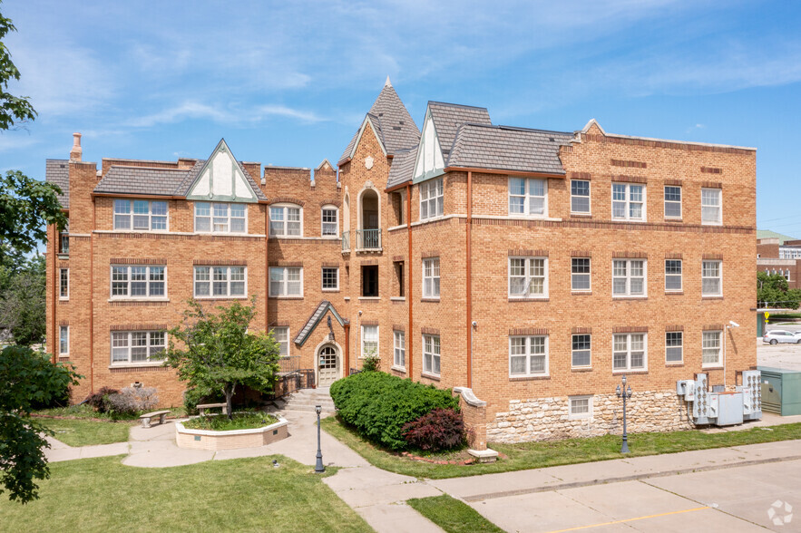 900 SW Tyler St, Topeka, KS for sale - Primary Photo - Image 1 of 1