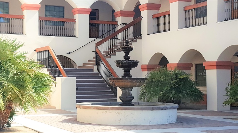 72650 Fred Waring Rd, Palm Desert, CA for sale - Building Photo - Image 3 of 4