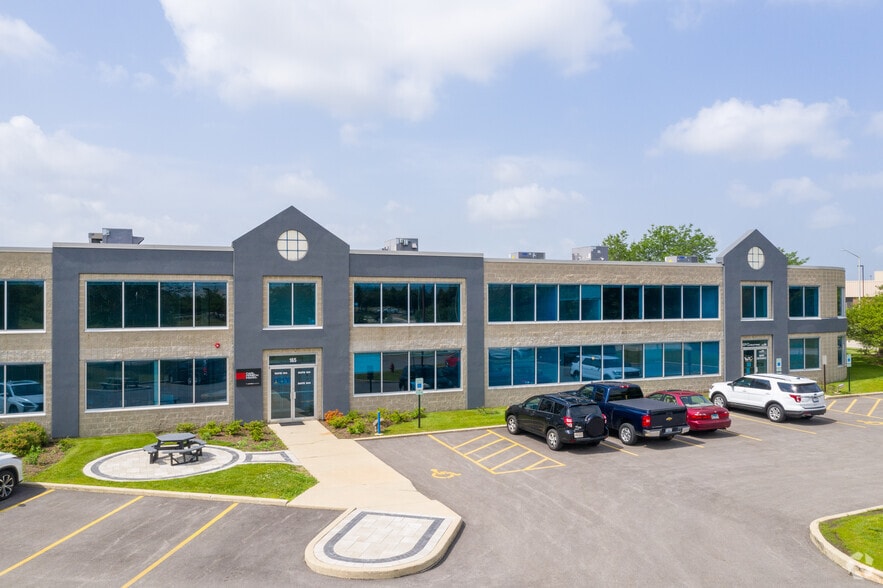 165 E Commerce Dr, Schaumburg, IL for lease - Building Photo - Image 3 of 12