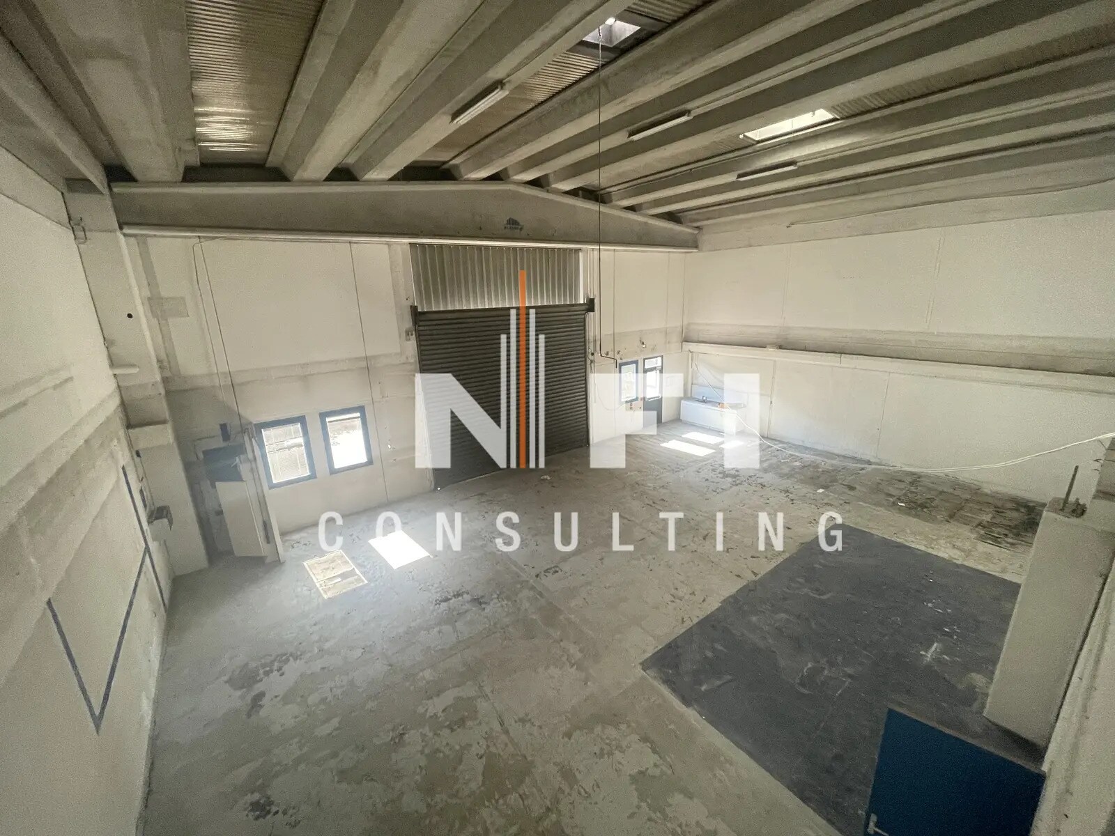 Flex in Antibes for lease Interior Photo- Image 1 of 13