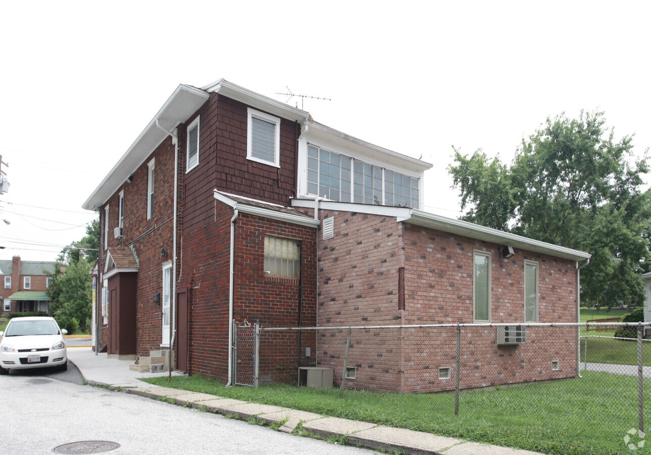 910 Leeds Ave, Baltimore, MD 21229