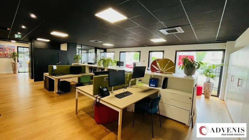 Office in Bègles for lease - Interior Photo - Image 3 of 12