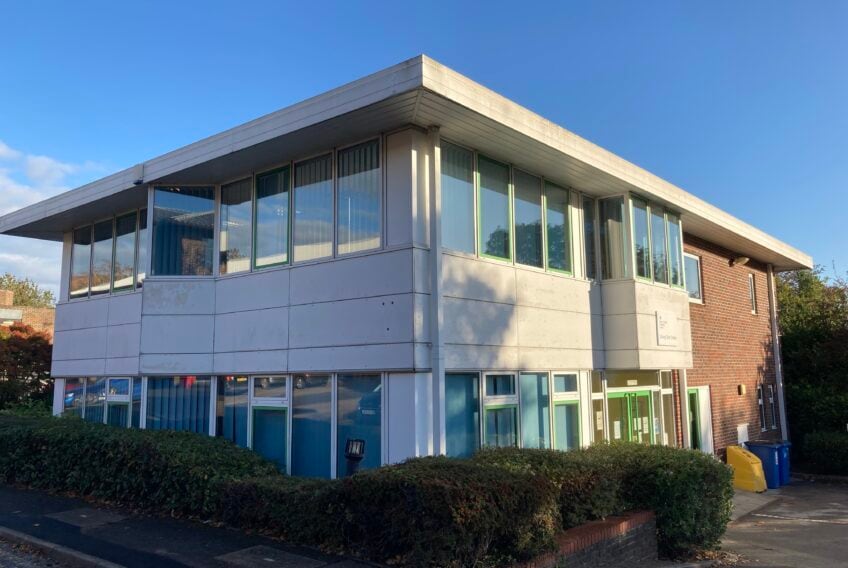 Wellington Rd, High Wycombe for sale Building Photo- Image 1 of 1