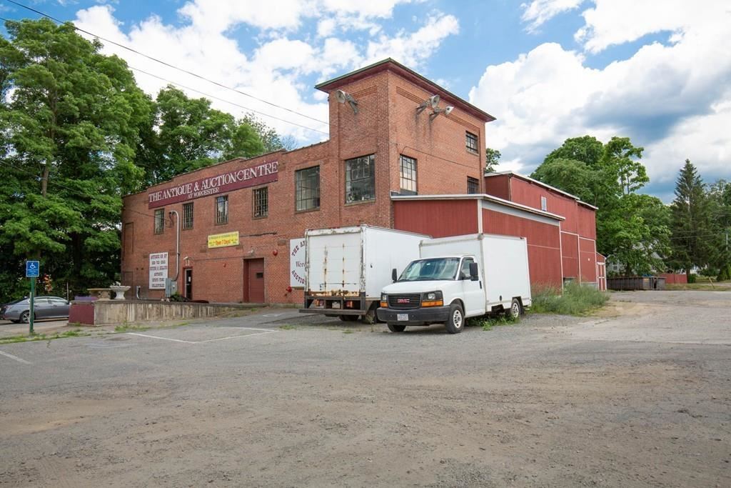 13 Hope Ave, Worcester, MA 01603