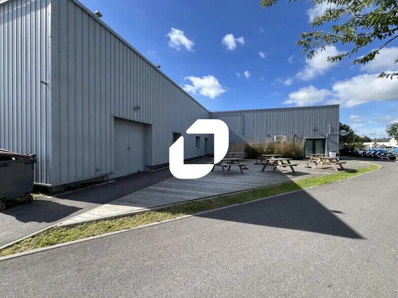 Retail in Noeux-les-Mines for lease - Building Photo - Image 2 of 7