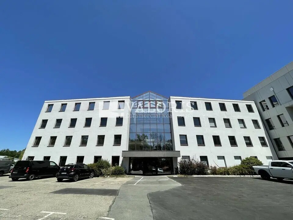 Office in Dardilly for sale Building Photo- Image 1 of 23