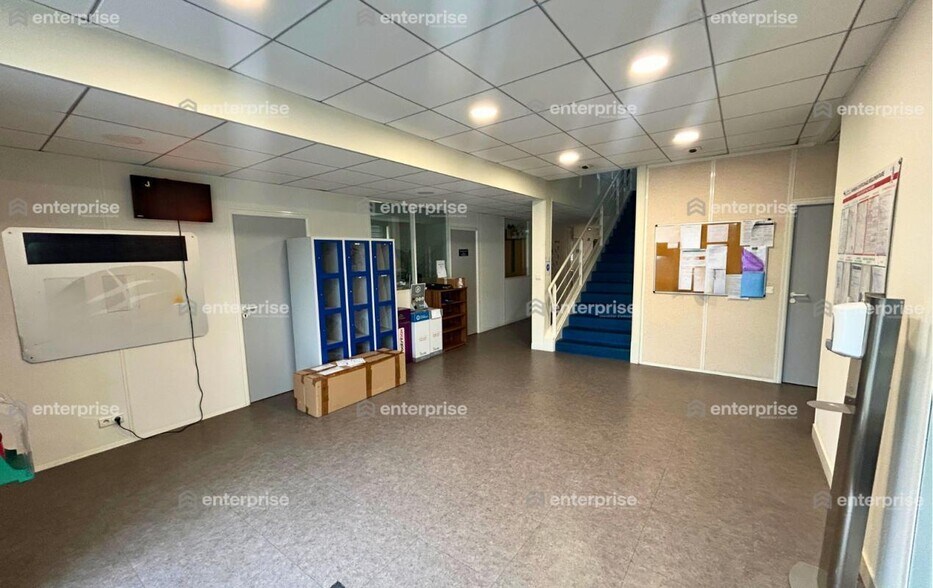 Flex in Compiègne for lease - Interior Photo - Image 3 of 7