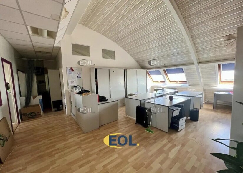 Office in Saint-Ouen-sur-Seine for lease - Interior Photo - Image 1 of 16