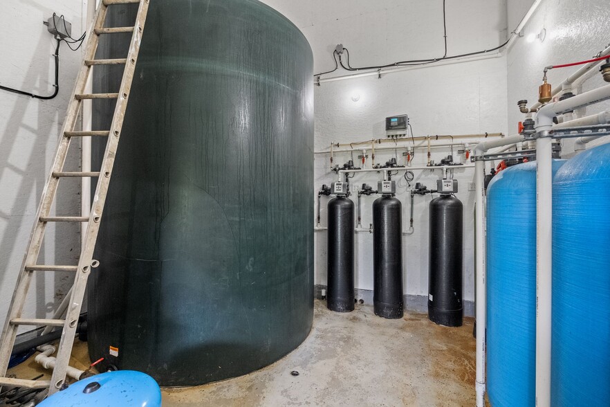 Grant's Landing Marina portfolio of 4 properties for sale on LoopNet.com - Building Photo - Image 3 of 59