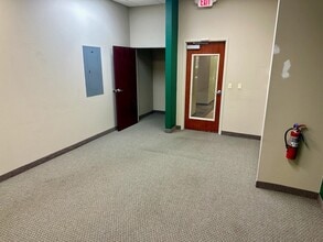 1930 SW 38th Ave, Ocala, FL for lease Interior Photo- Image 1 of 8