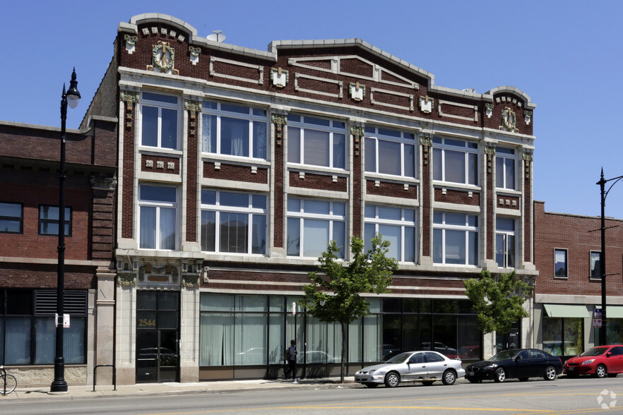 2542 W North Ave, Chicago, IL for lease - Building Photo - Image 2 of 8