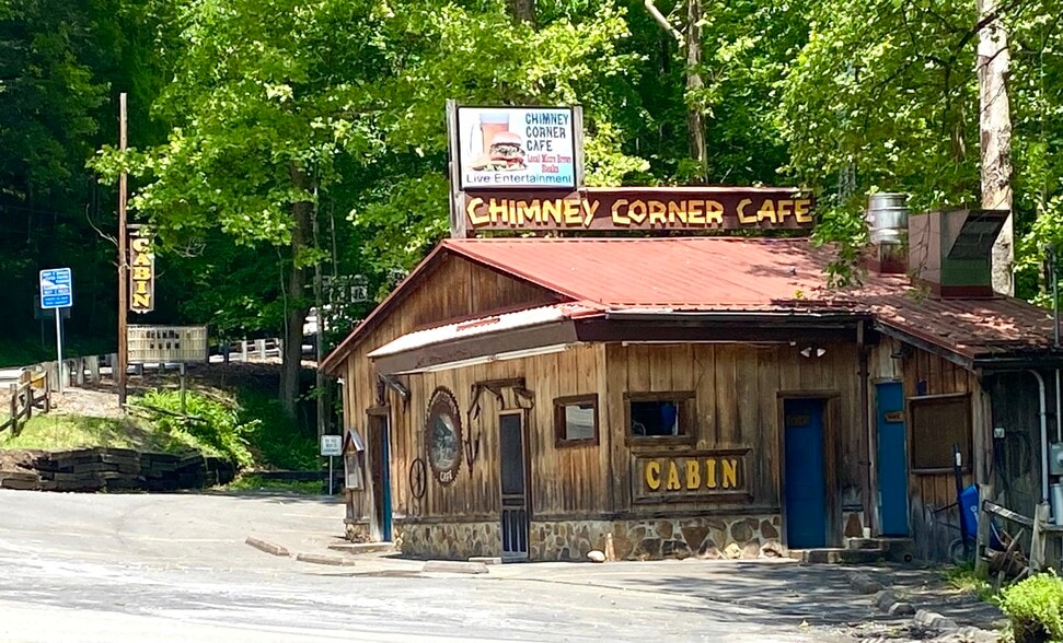 15303 Midland Trl, Ansted, WV for sale - Primary Photo - Image 1 of 44