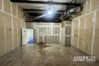 7040 15th St E, Sarasota, FL for lease Interior Photo- Image 2 of 4