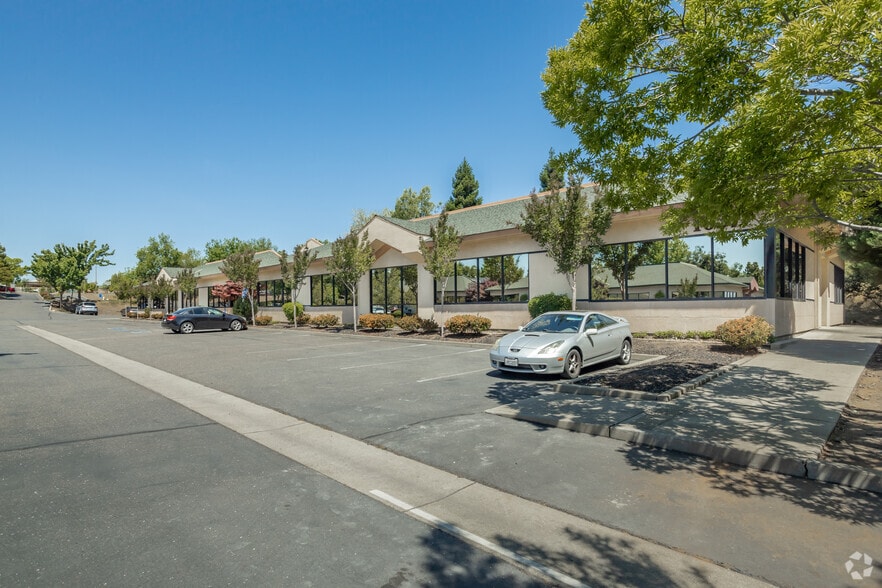 1037 Suncast Ln, El Dorado Hills, CA for lease - Building Photo - Image 1 of 5