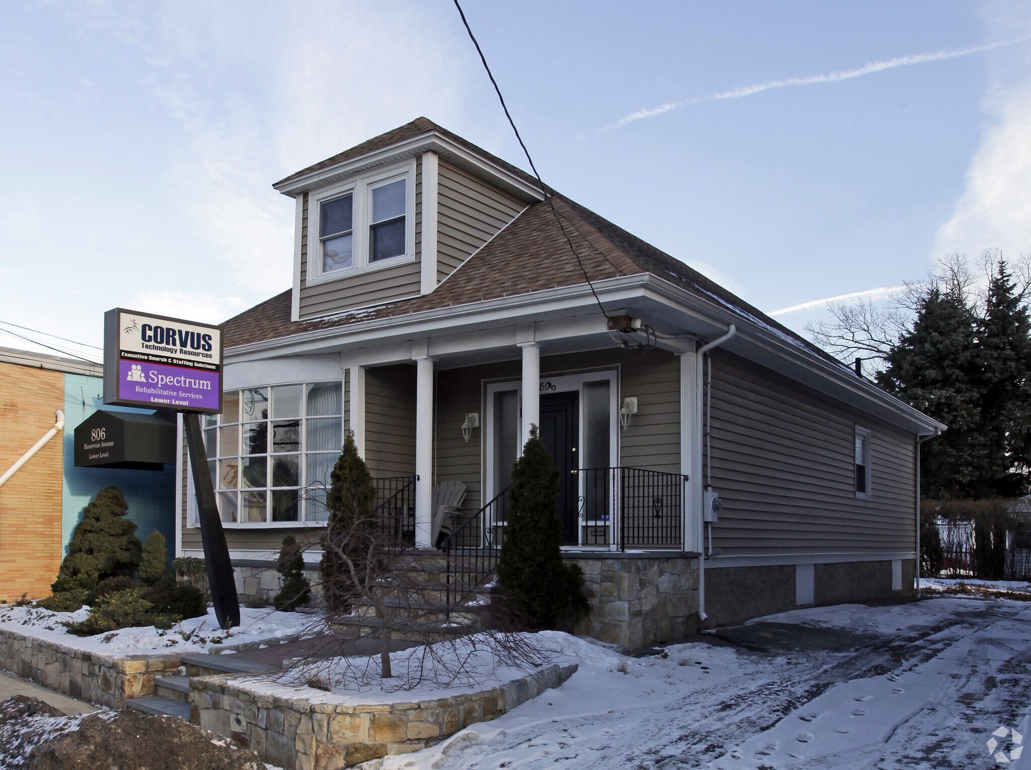 806 Reservoir Ave, Cranston, RI for sale Primary Photo- Image 1 of 1