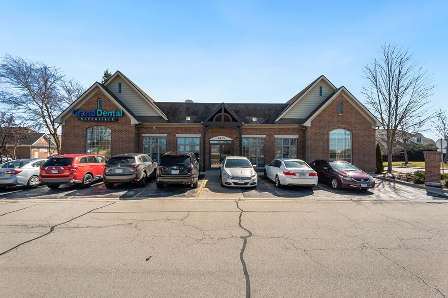4425 Montgomery Rd, Naperville, IL for lease - Building Photo - Image 3 of 13