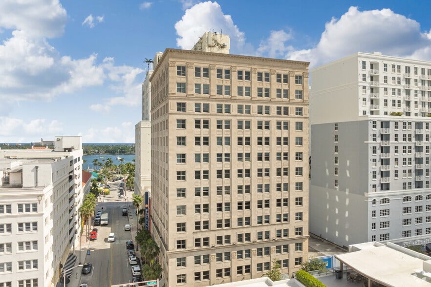 224 Datura St, West Palm Beach, FL for lease - Primary Photo - Image 1 of 17