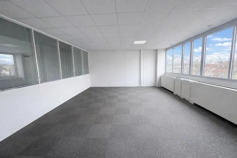 20 Boulevard Eugène Deruelle, Lyon for lease Interior Photo- Image 1 of 12