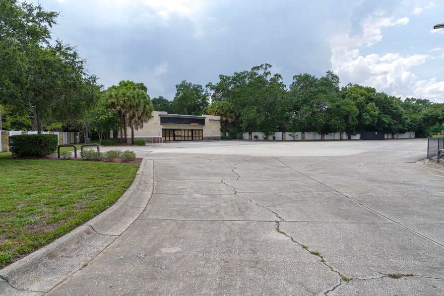 3290 N Narcoossee Rd, Saint Cloud, FL for lease - Primary Photo - Image 3 of 8