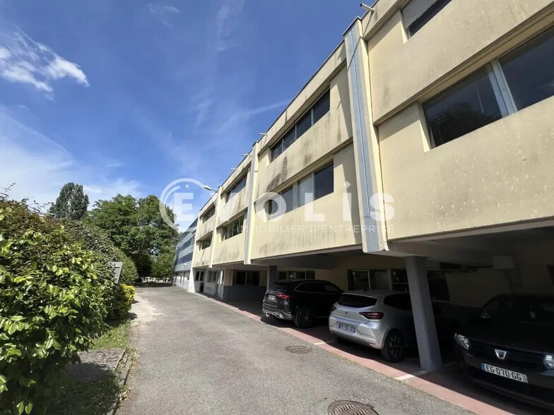 25 Rue Louis Ampere, Neuilly-sur-Marne for lease - Building Photo - Image 2 of 17