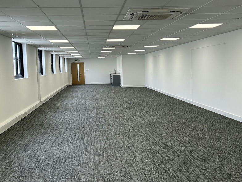 Highlands Rd, Solihull for lease - Interior Photo - Image 3 of 68