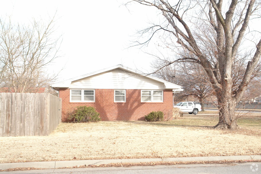 151 N Ridge Rd, Wichita, KS for lease - Building Photo - Image 2 of 4