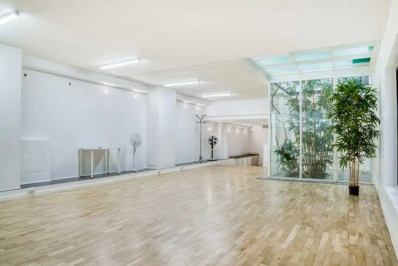 Office in Paris for lease - Interior Photo - Image 2 of 13