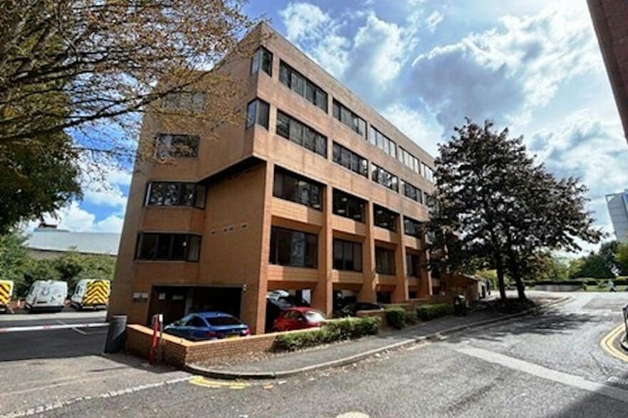 Alencon Link, Basingstoke for lease - Building Photo - Image 2 of 4